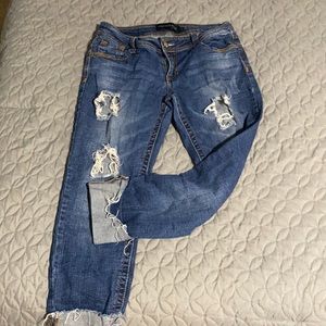 Ripped jean Capri